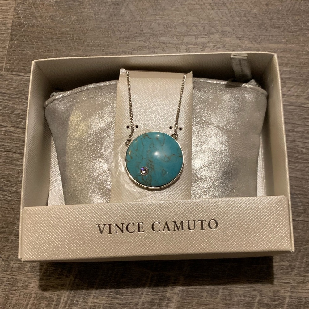 NWT Vince Camuto Necklace & Bag Set
